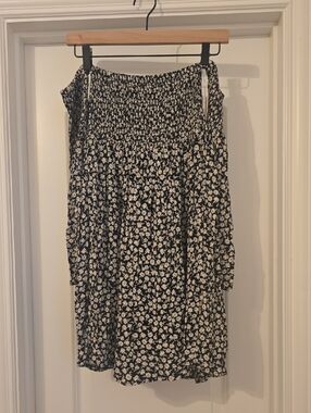 NWT - Black & White Floral Smocked Dress Billabong